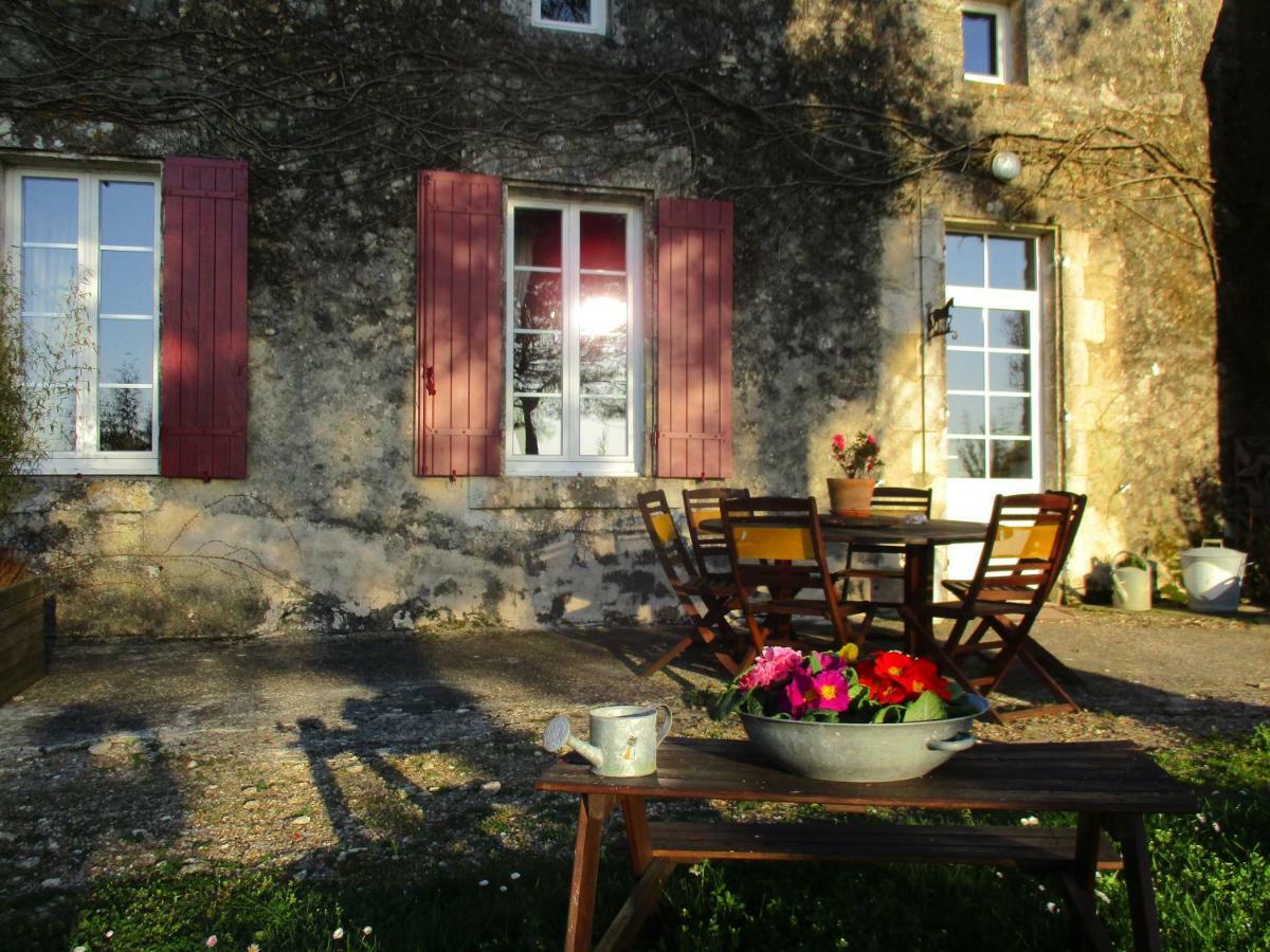 Logis De Bois Roche Villa Saint-Bonnet-sur-Gironde Екстериор снимка