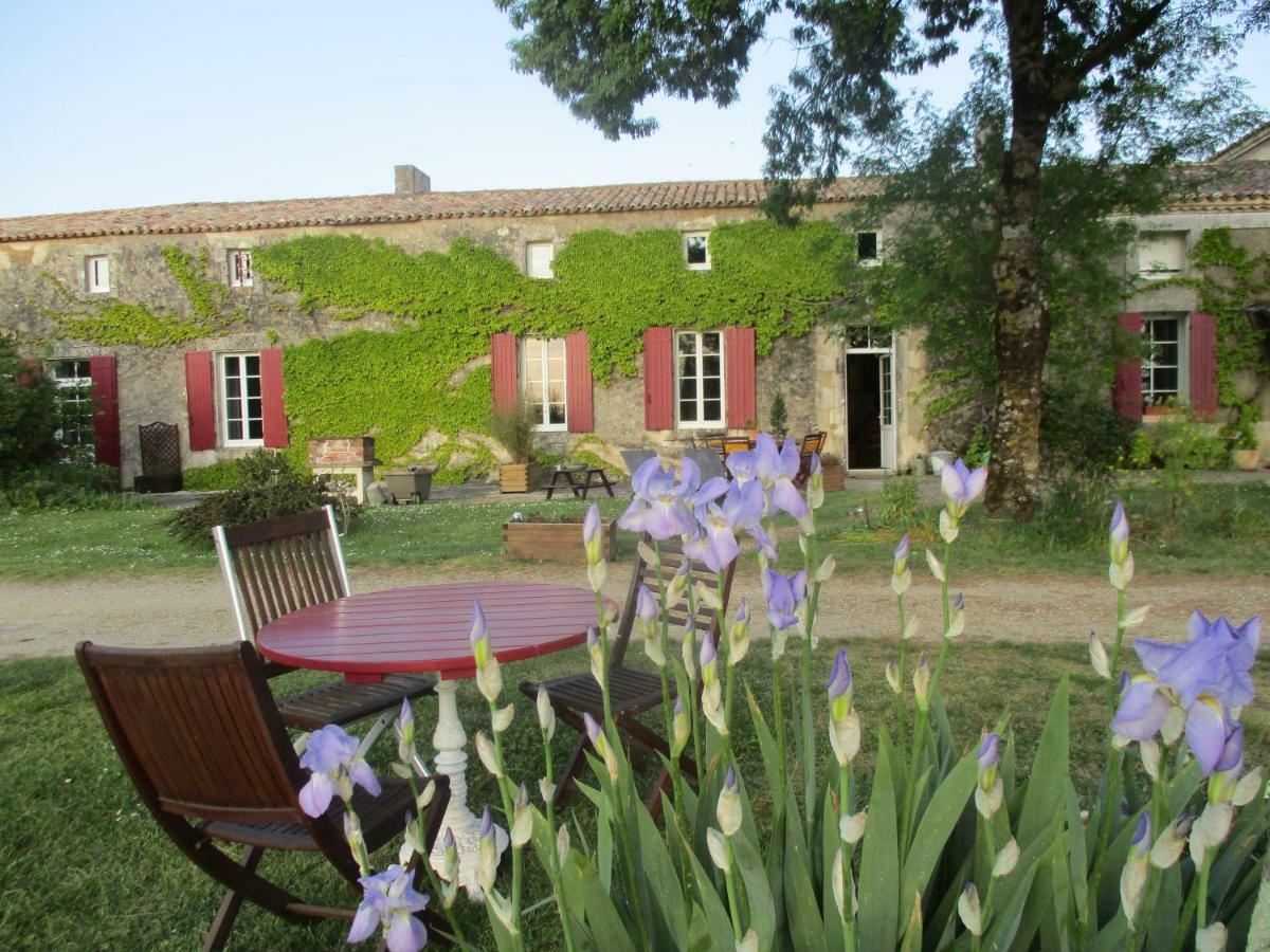 Logis De Bois Roche Villa Saint-Bonnet-sur-Gironde Екстериор снимка